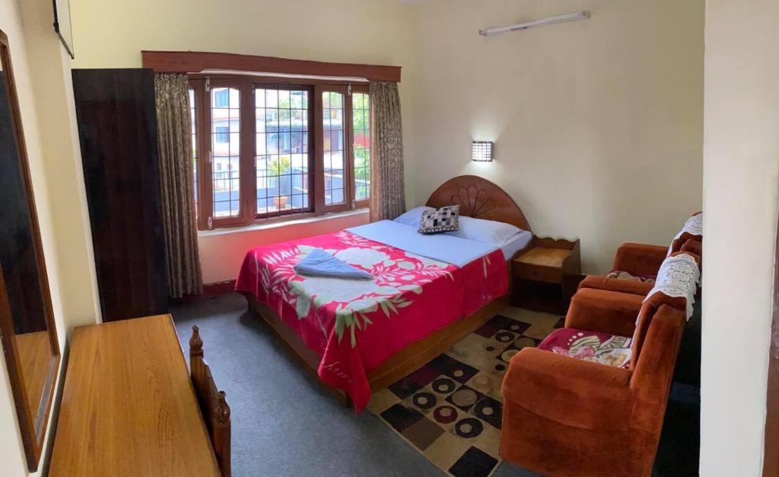 Hotel Blue Magnet Pokhara Buitenkant foto