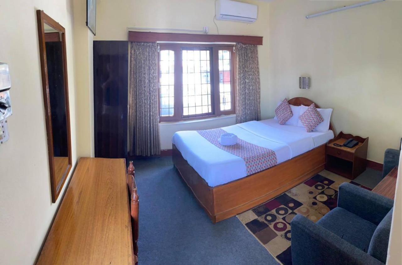 Hotel Blue Magnet Pokhara Buitenkant foto