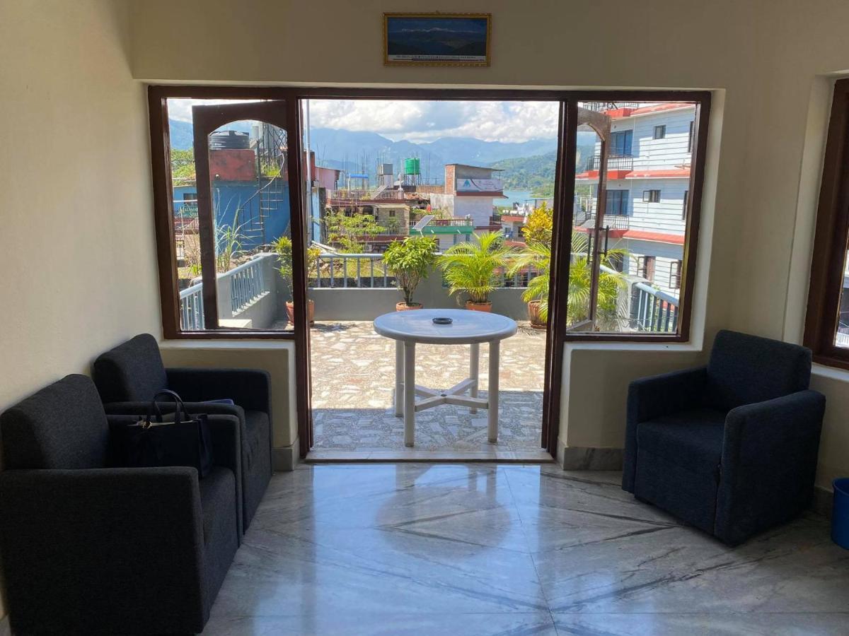 Hotel Blue Magnet Pokhara Buitenkant foto