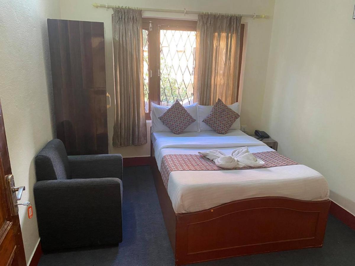 Hotel Blue Magnet Pokhara Buitenkant foto