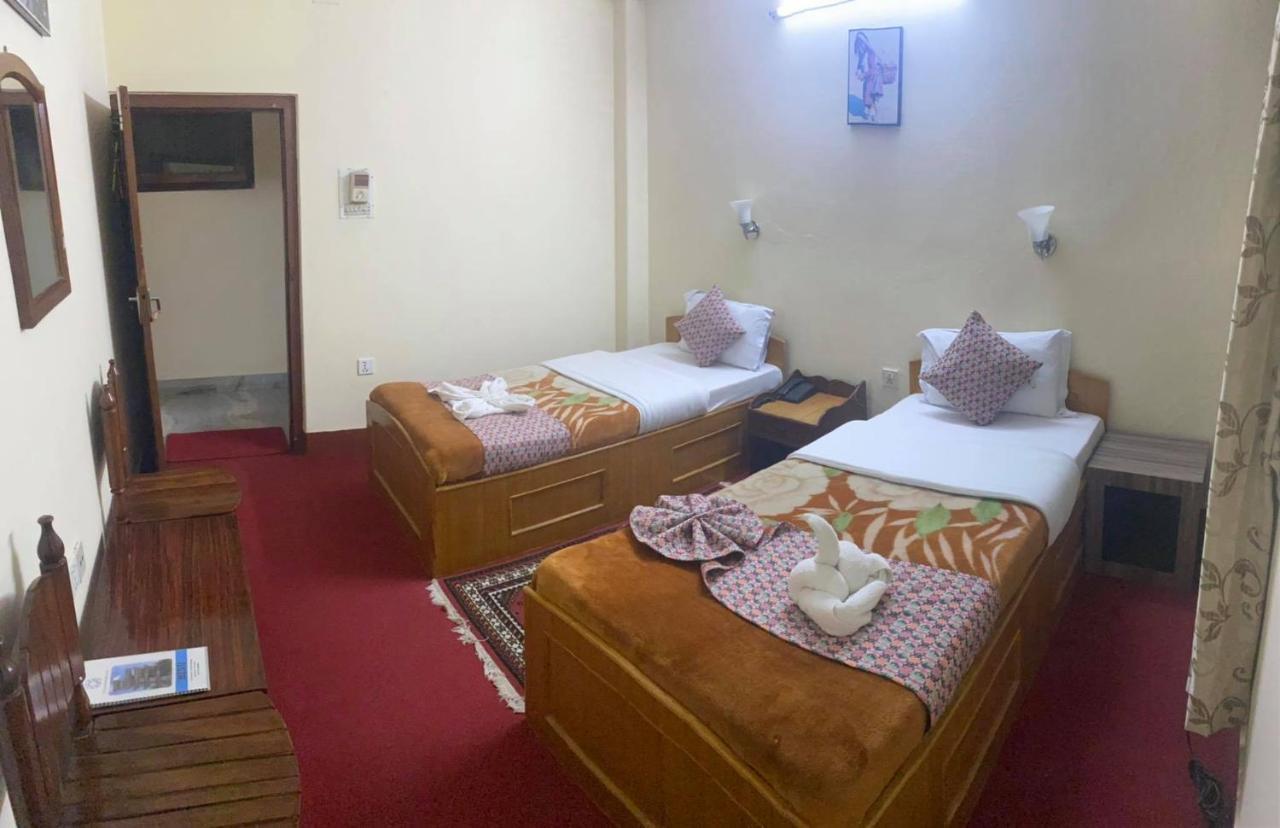 Hotel Blue Magnet Pokhara Buitenkant foto