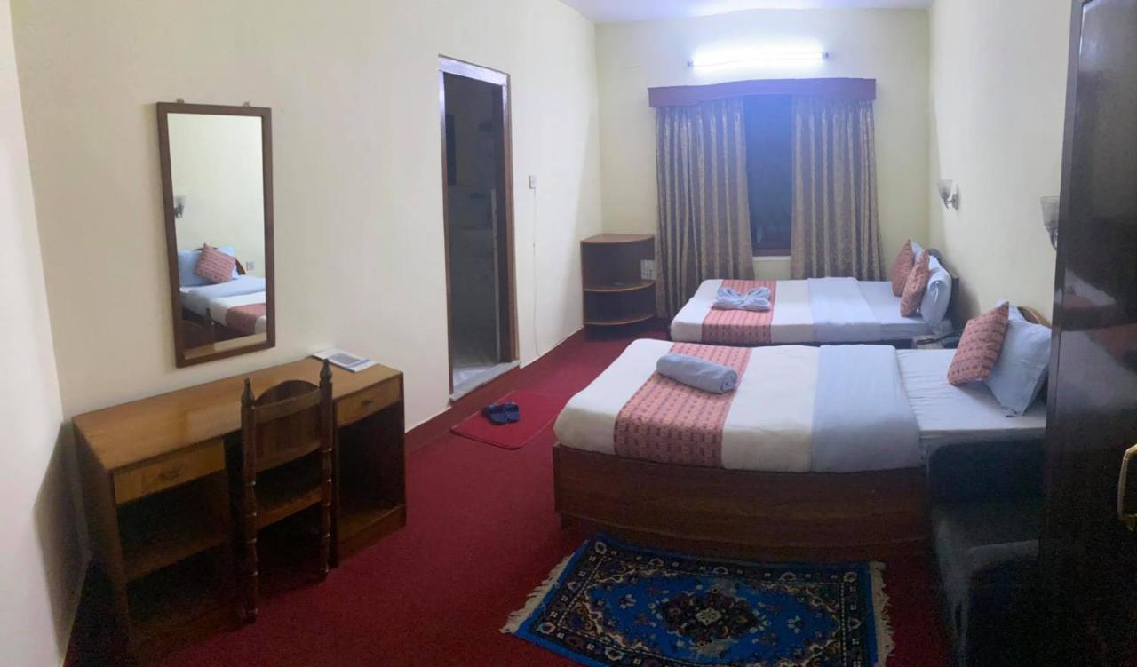 Hotel Blue Magnet Pokhara Buitenkant foto