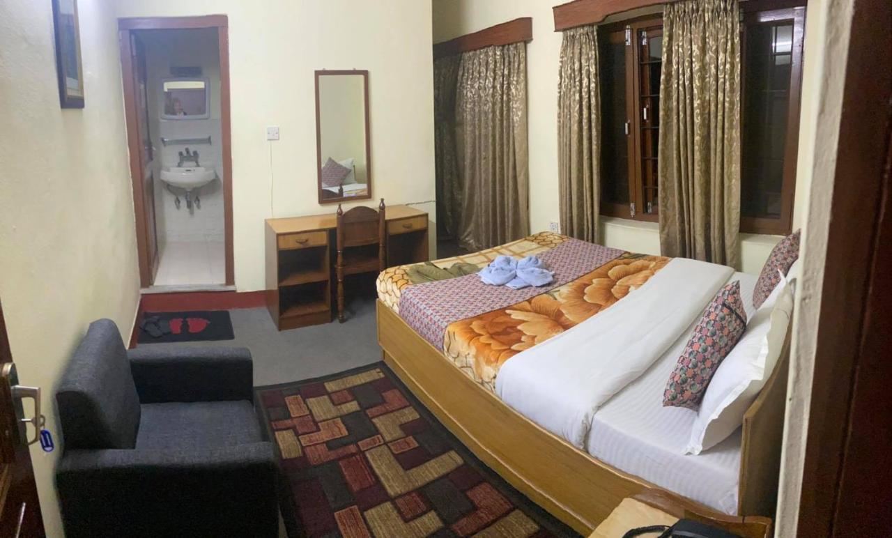 Hotel Blue Magnet Pokhara Buitenkant foto