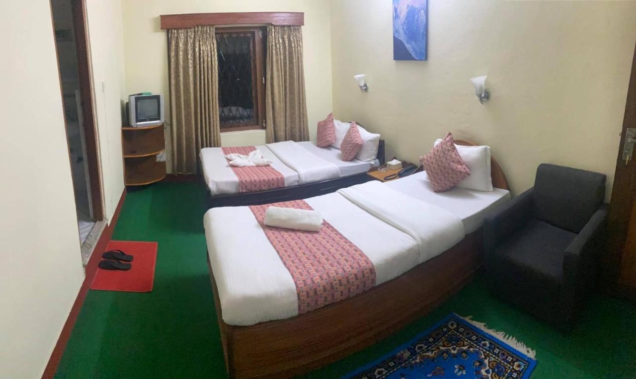 Hotel Blue Magnet Pokhara Buitenkant foto