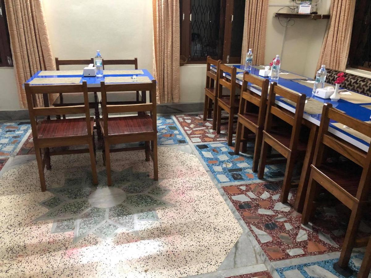 Hotel Blue Magnet Pokhara Buitenkant foto