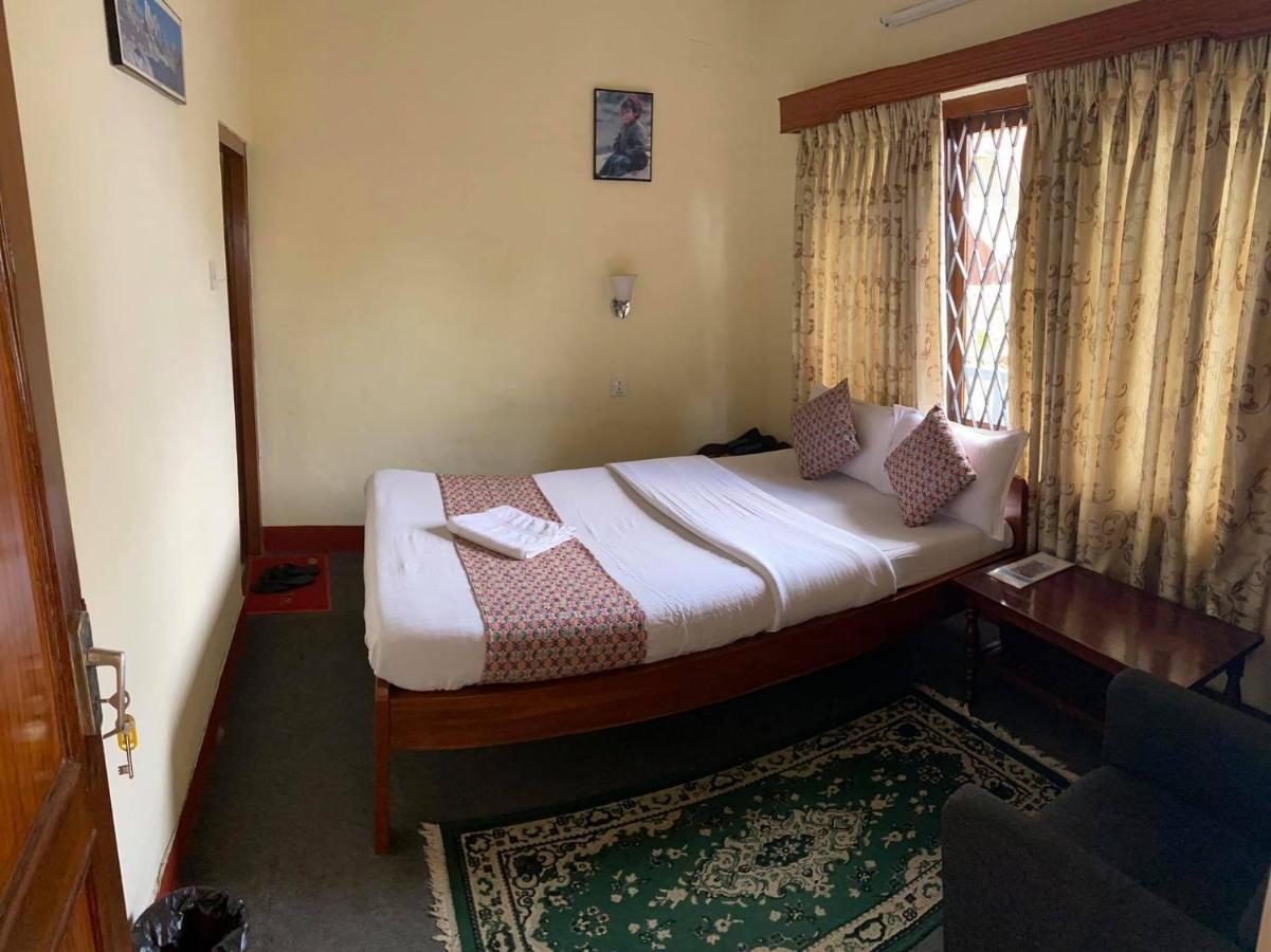 Hotel Blue Magnet Pokhara Buitenkant foto