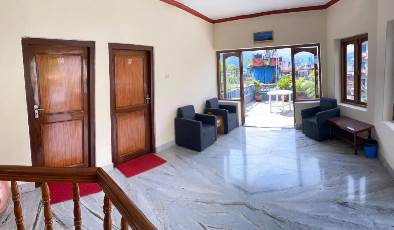 Hotel Blue Magnet Pokhara Buitenkant foto