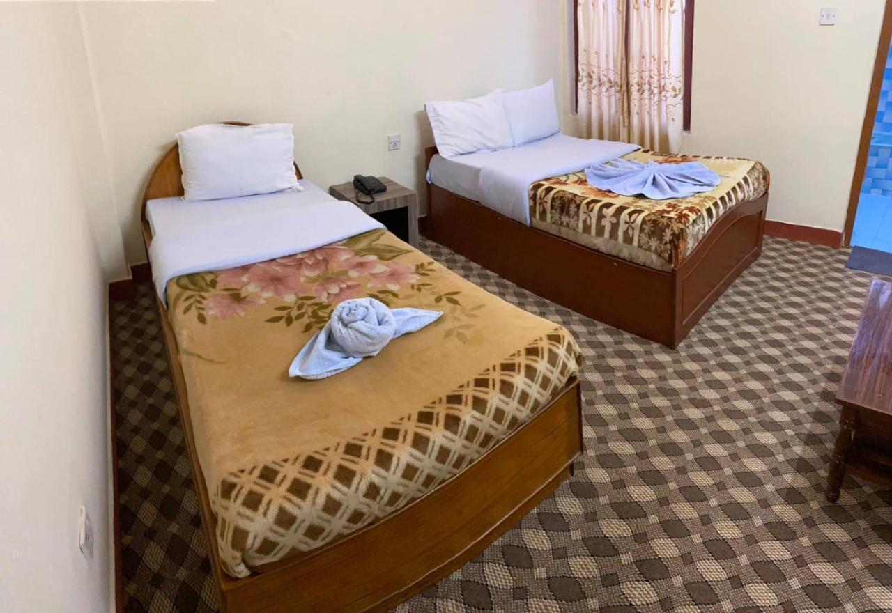 Hotel Blue Magnet Pokhara Buitenkant foto