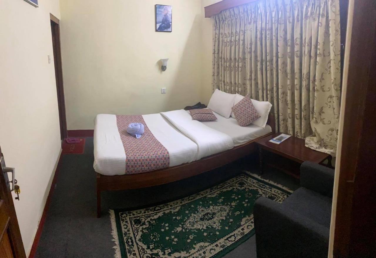 Hotel Blue Magnet Pokhara Buitenkant foto
