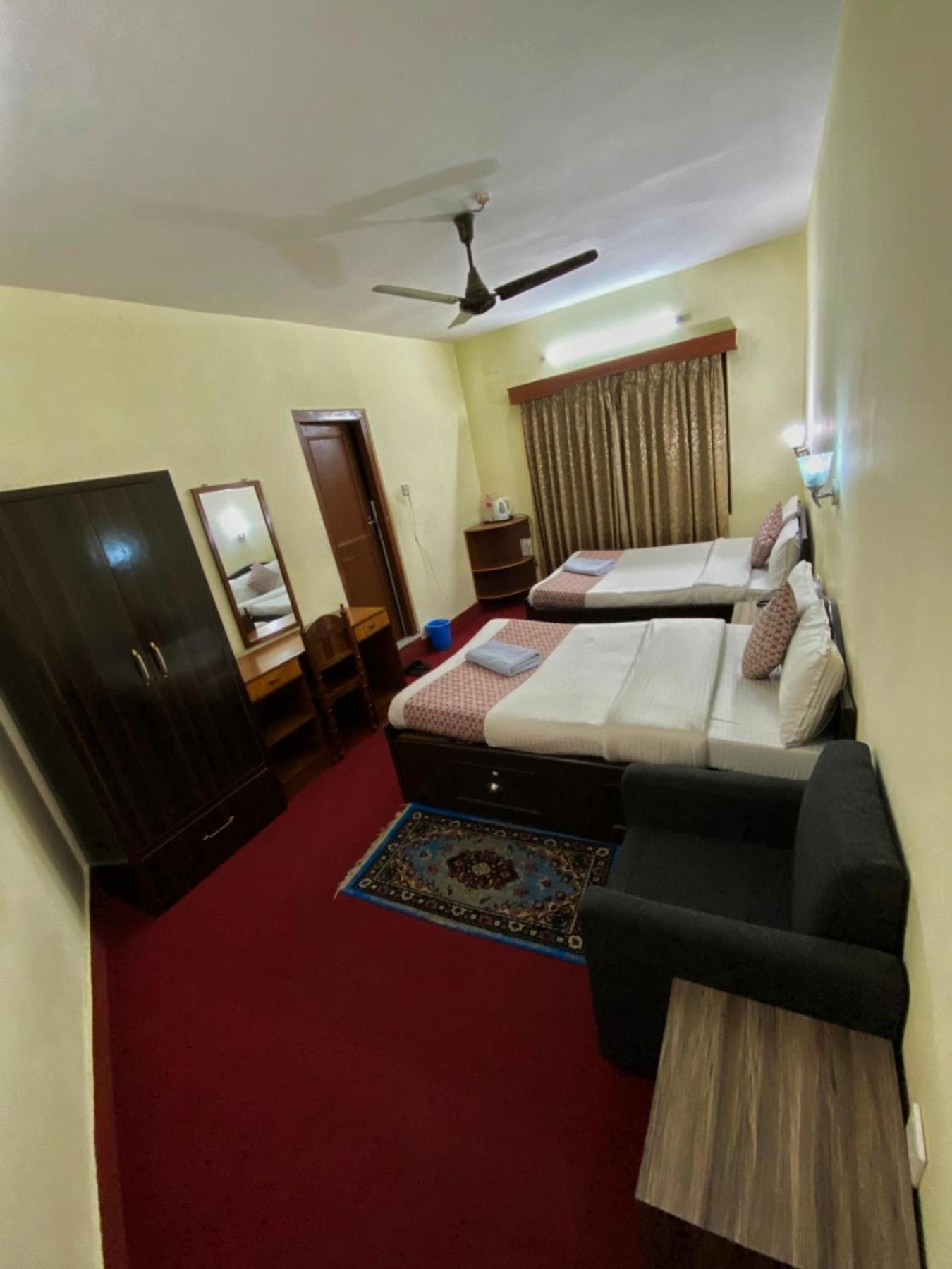Hotel Blue Magnet Pokhara Buitenkant foto